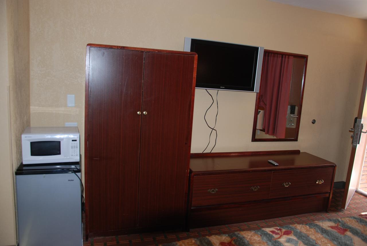 Mount Laurel Motel Hazleton Ngoại thất bức ảnh